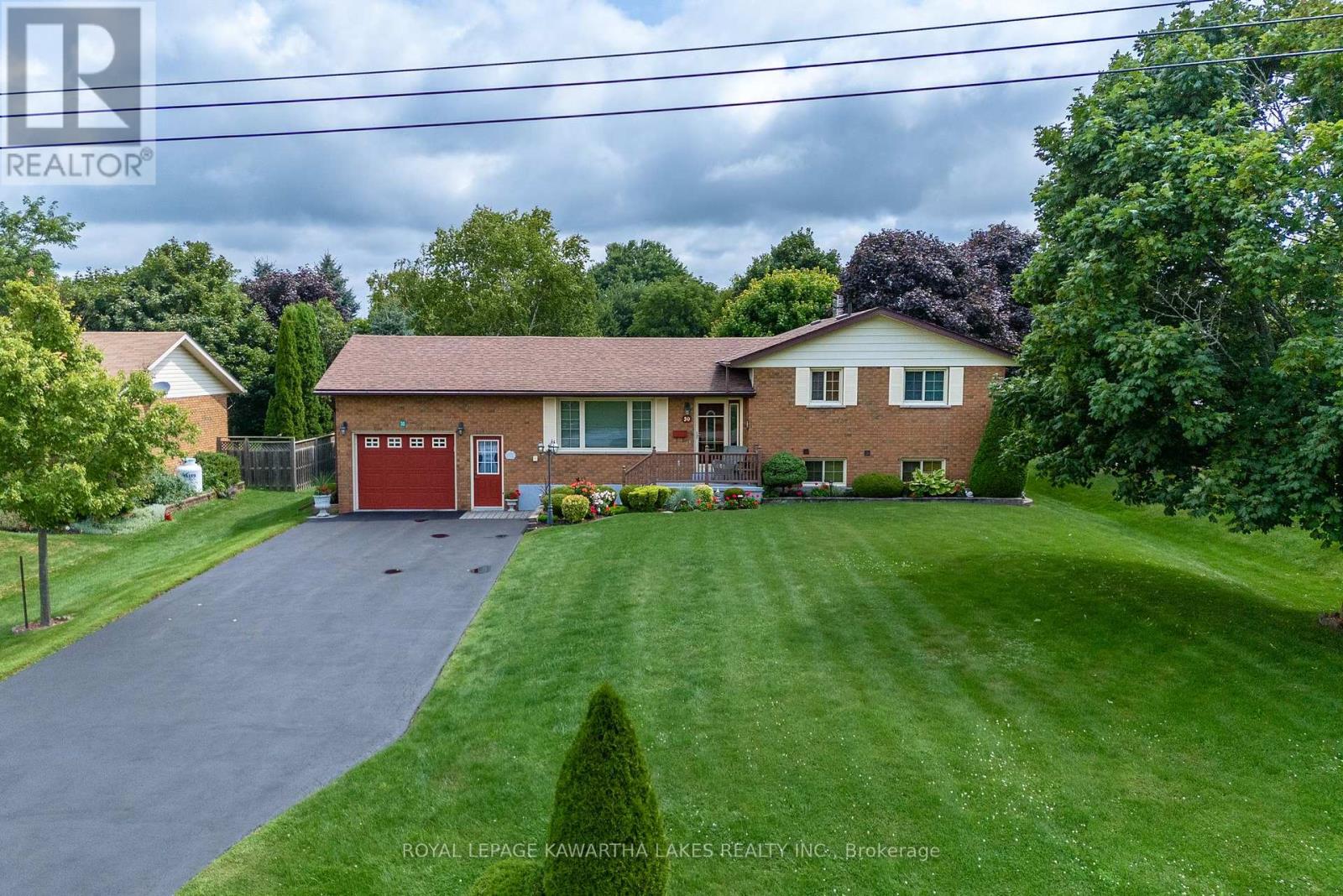 30 Grant Drive, Kawartha Lakes (Oakwood), Ontario  K0M 2M0 - Photo 1 - X9252915