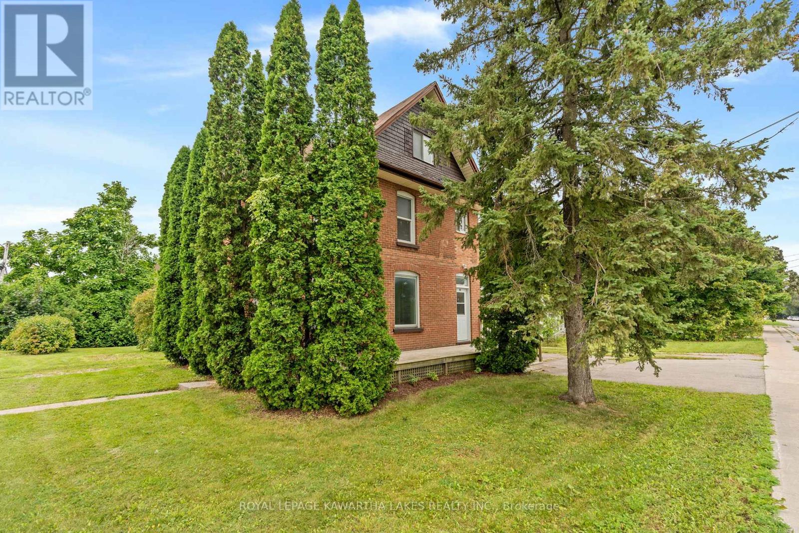 49 Bond Street W, Kawartha Lakes (Fenelon Falls), Ontario  K0M 1N0 - Photo 2 - X9262374