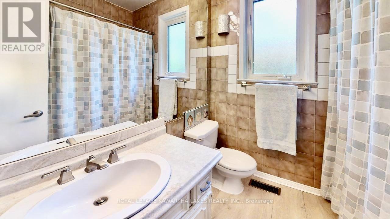 403 Alper Street, Richmond Hill, Ontario  L4C 2Z5 - Photo 19 - N10415377