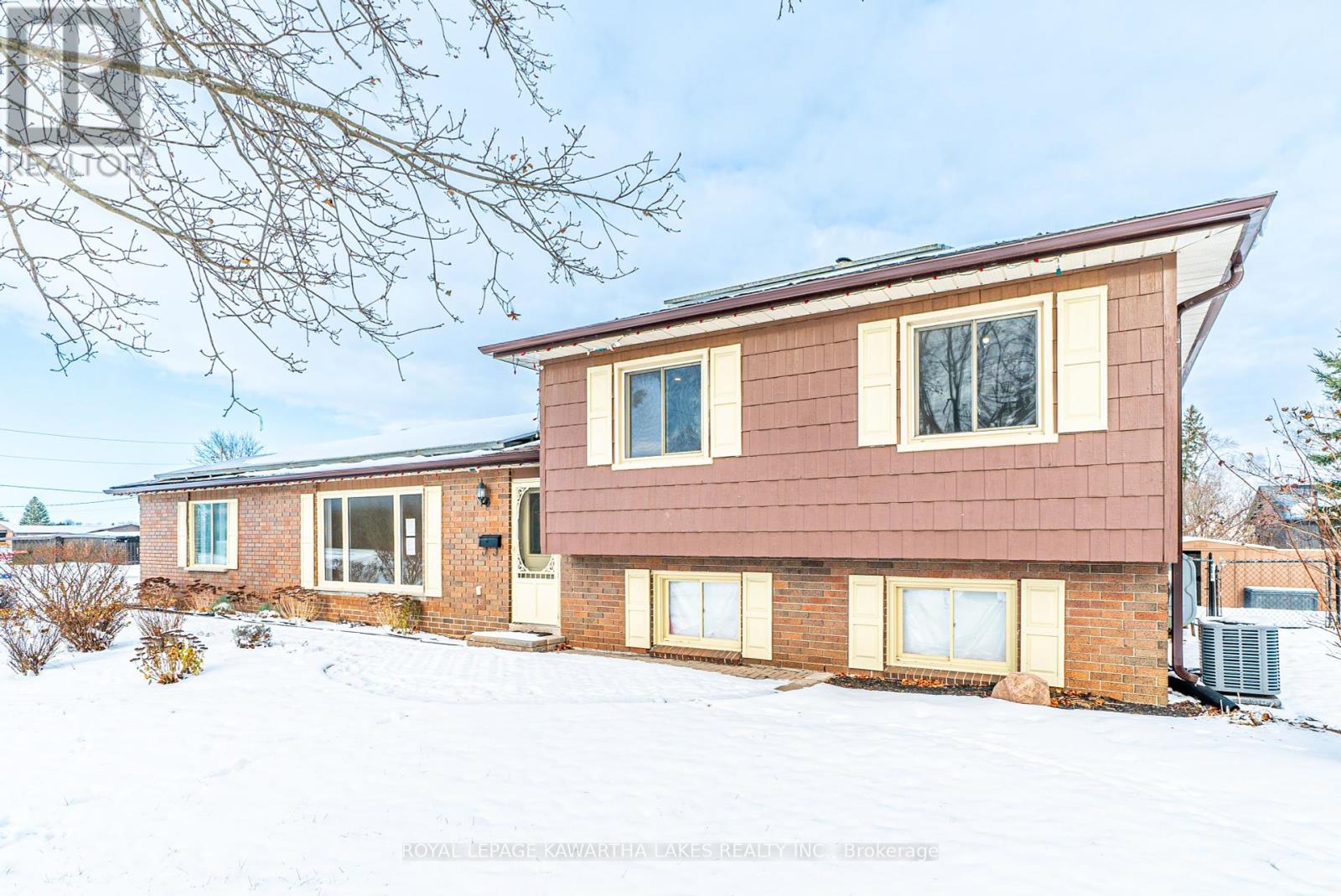 2 Maxwell Street, Kawartha Lakes, Ontario  K0M 1L0 - Photo 8 - X11880988