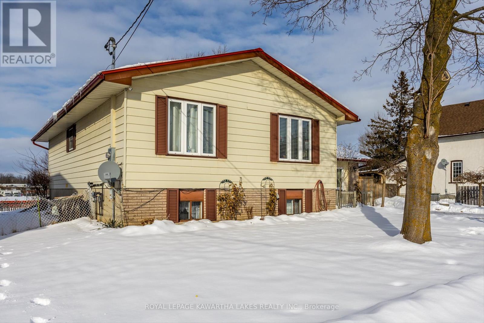 16 Mary Street W, Kawartha Lakes, Ontario  K9V 2N4 - Photo 2 - X11933498