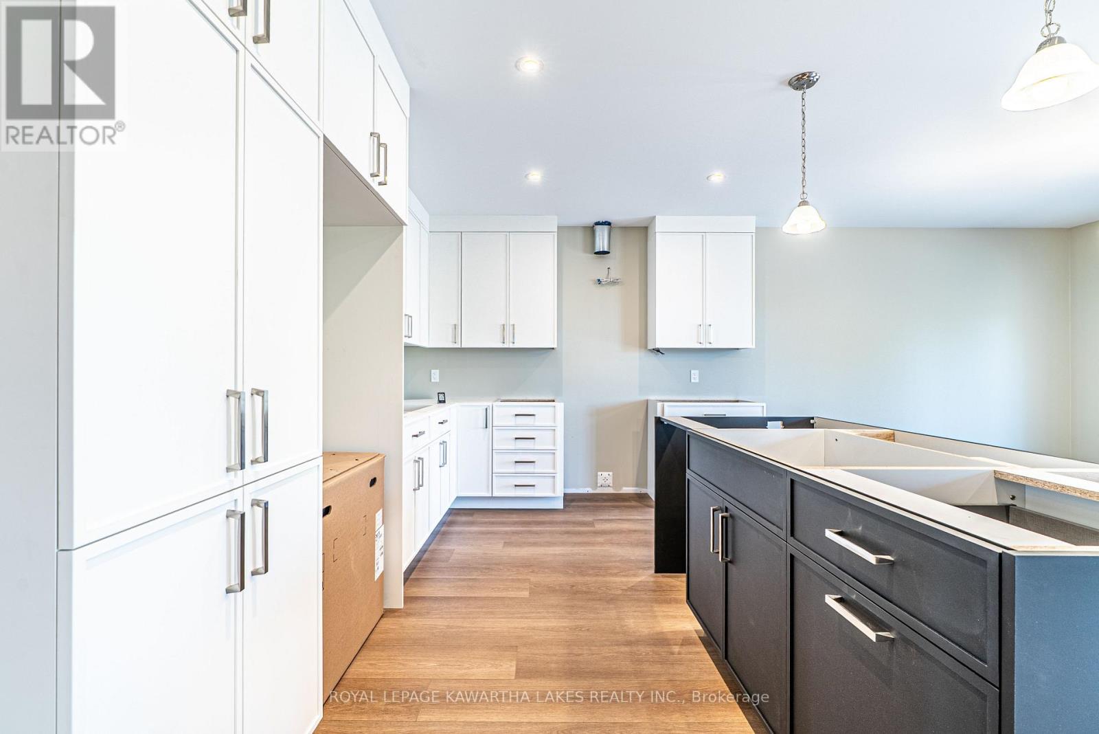 6 Patrick Street, Kawartha Lakes, Ontario  K0M 2B0 - Photo 15 - X12072455