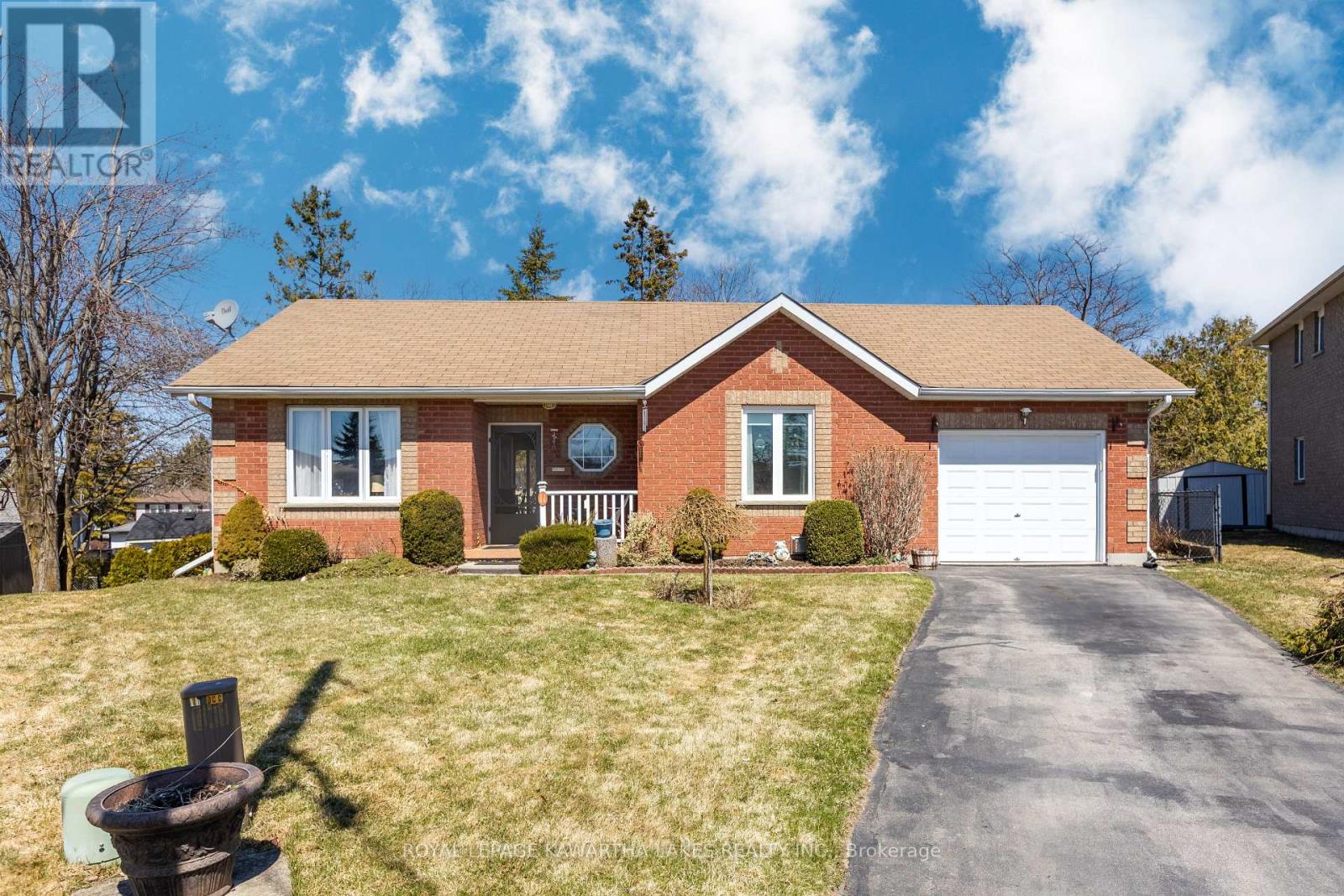 11 O'connell Court, Kawartha Lakes, Ontario  K9V 5Y1 - Photo 1 - X12094702