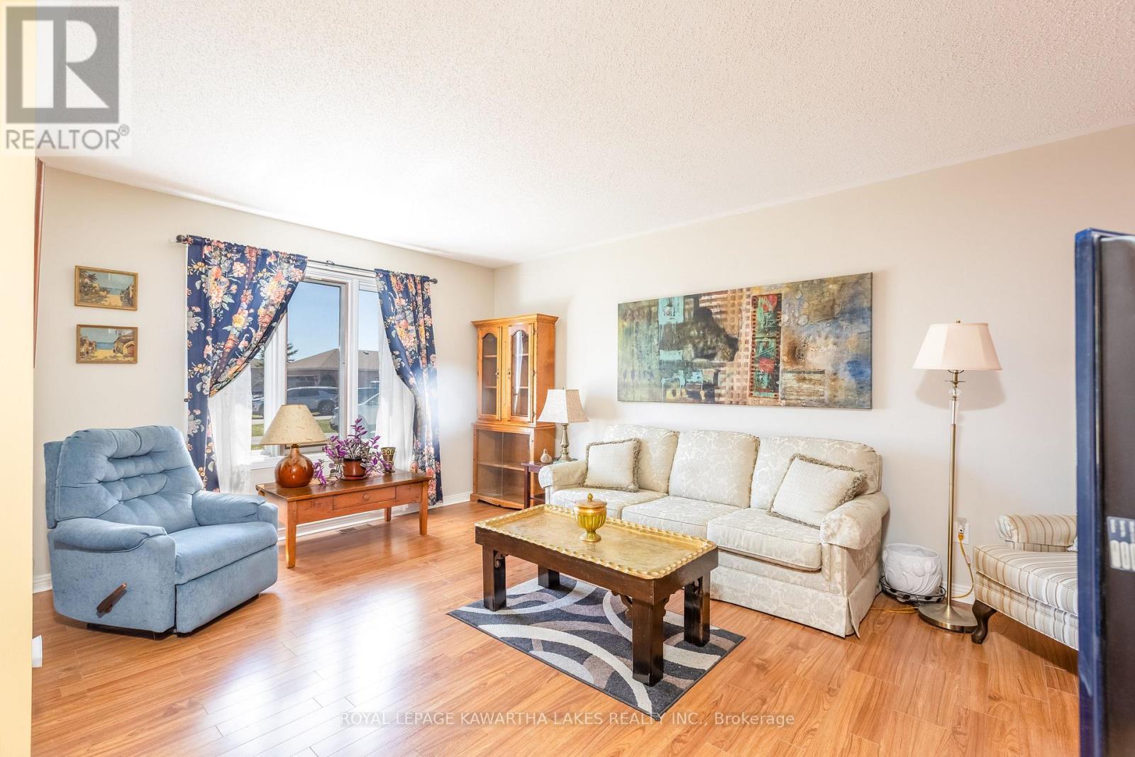 11 O'connell Court, Kawartha Lakes, Ontario  K9V 5Y1 - Photo 5 - X12094702
