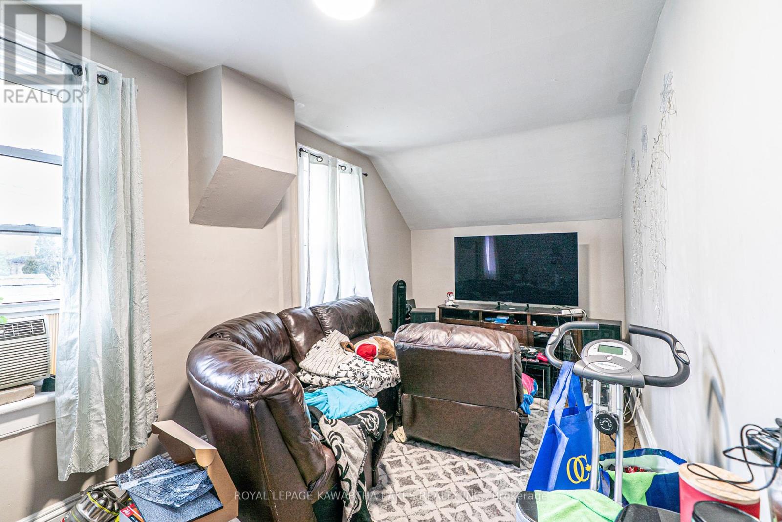 86 Lindsay Street S, Kawartha Lakes, Ontario  K9V 2M3 - Photo 13 - X12113382