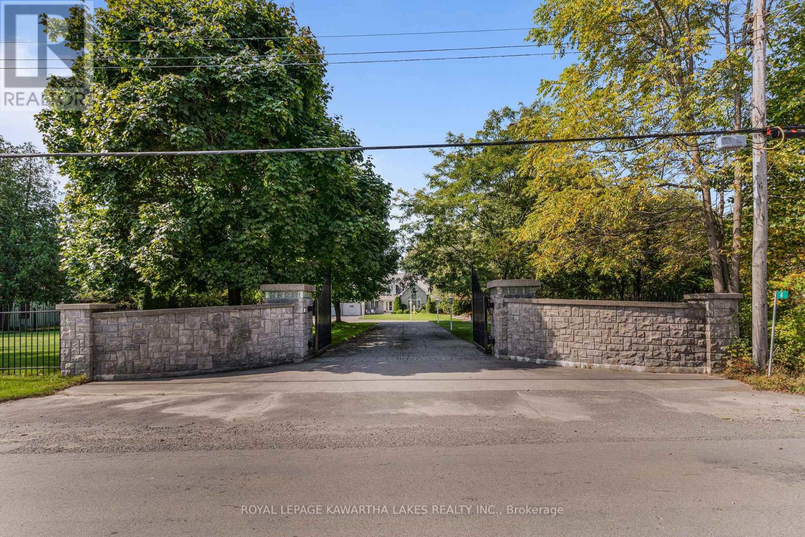4 Sturgeon Glen Road, Kawartha Lakes, Ontario  K0M 1N0 - Photo 16 - X12124775