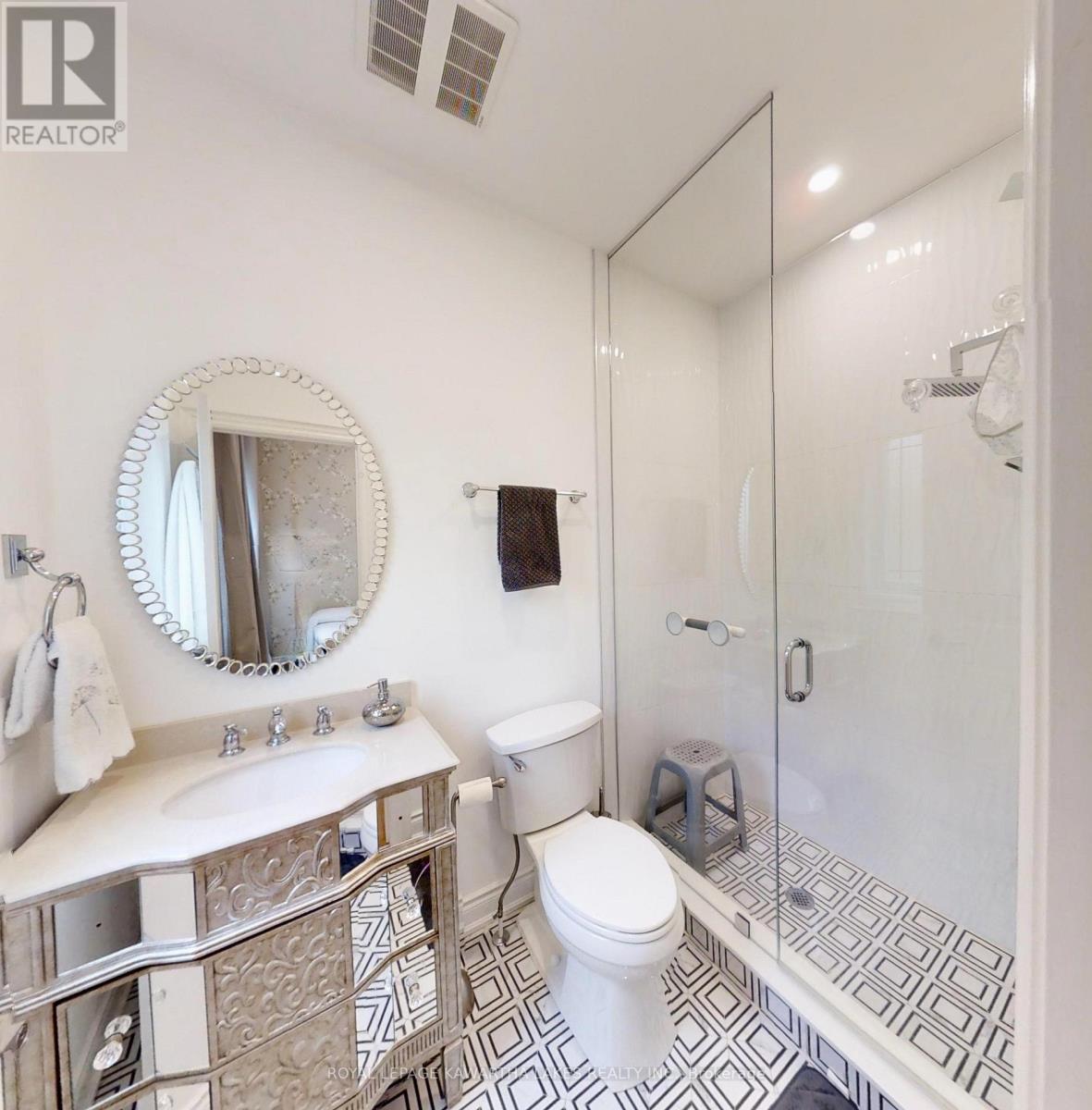 2501 Lakeshore Drive, Ramara, Ontario  L0K 1B0 - Photo 29 - S12133828