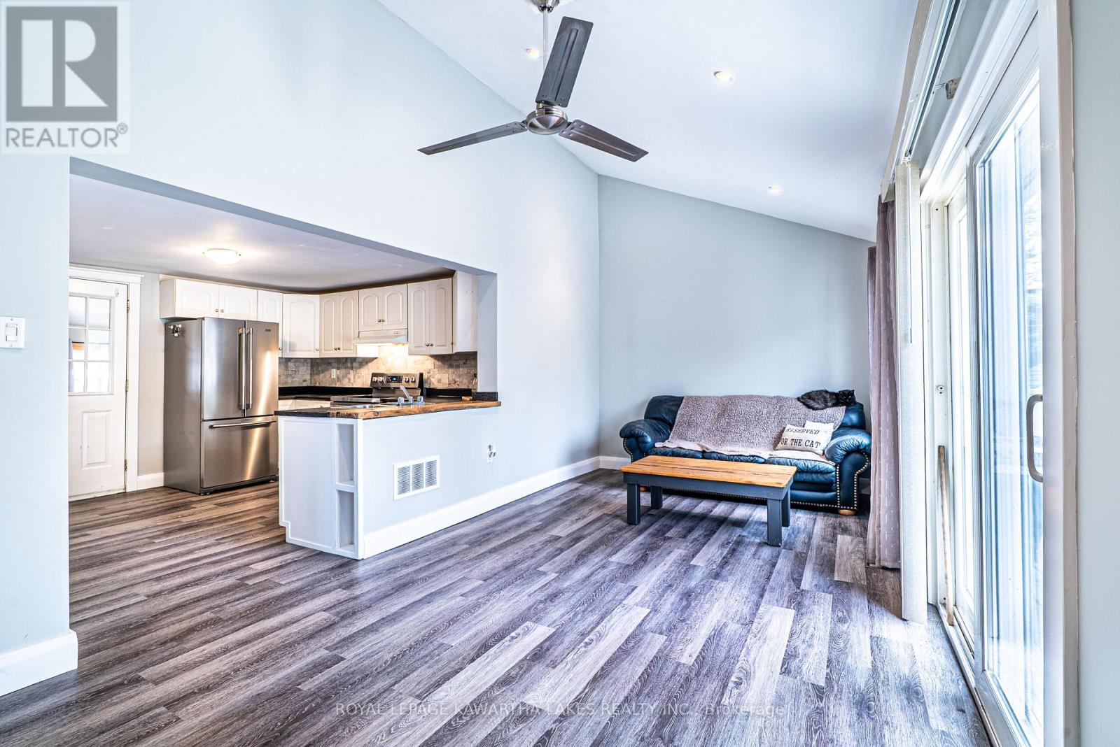 68 Ridout Street, Kawartha Lakes, Ontario  K9V 2B8 - Photo 13 - X12137233