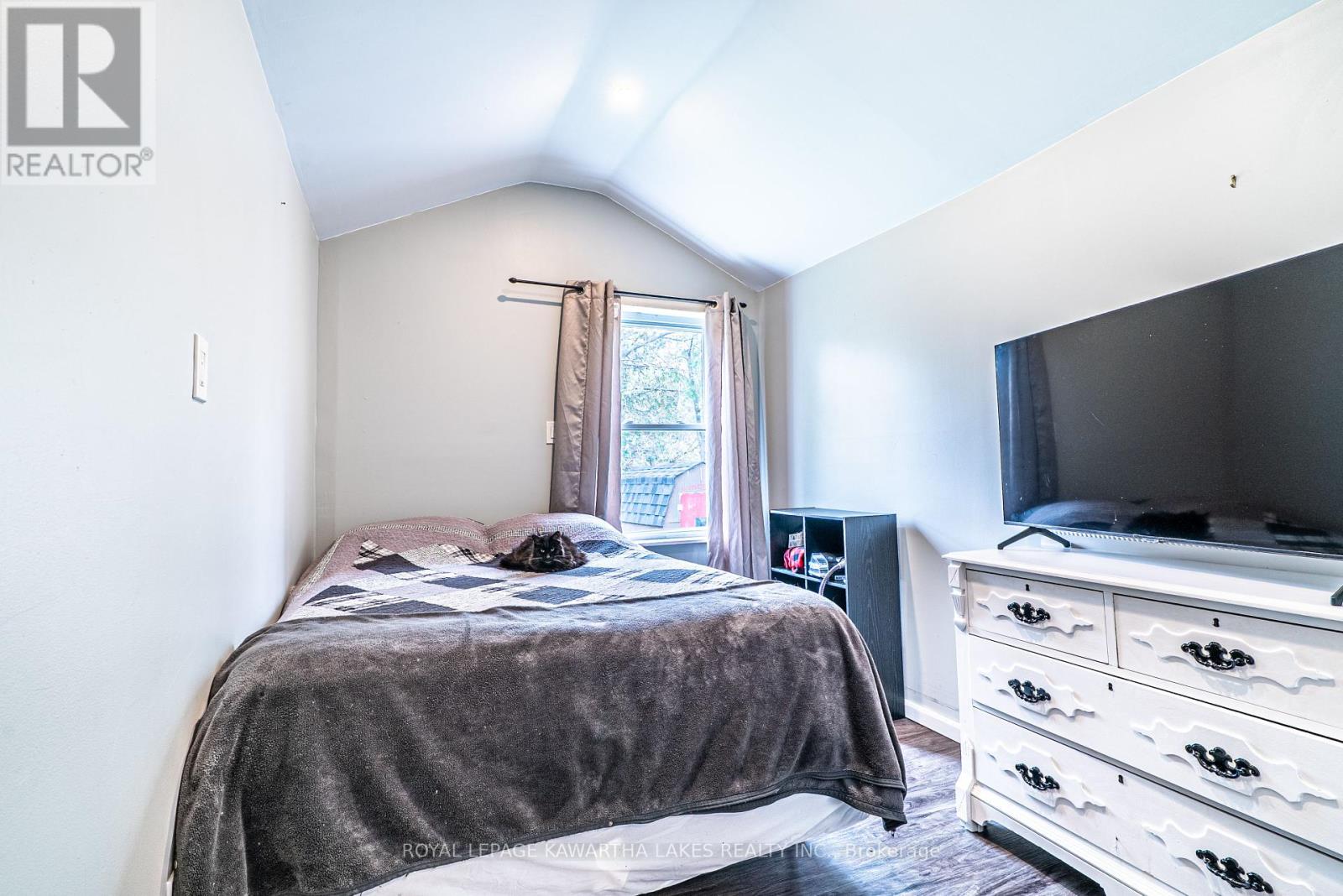 68 Ridout Street, Kawartha Lakes, Ontario  K9V 2B8 - Photo 15 - X12137233