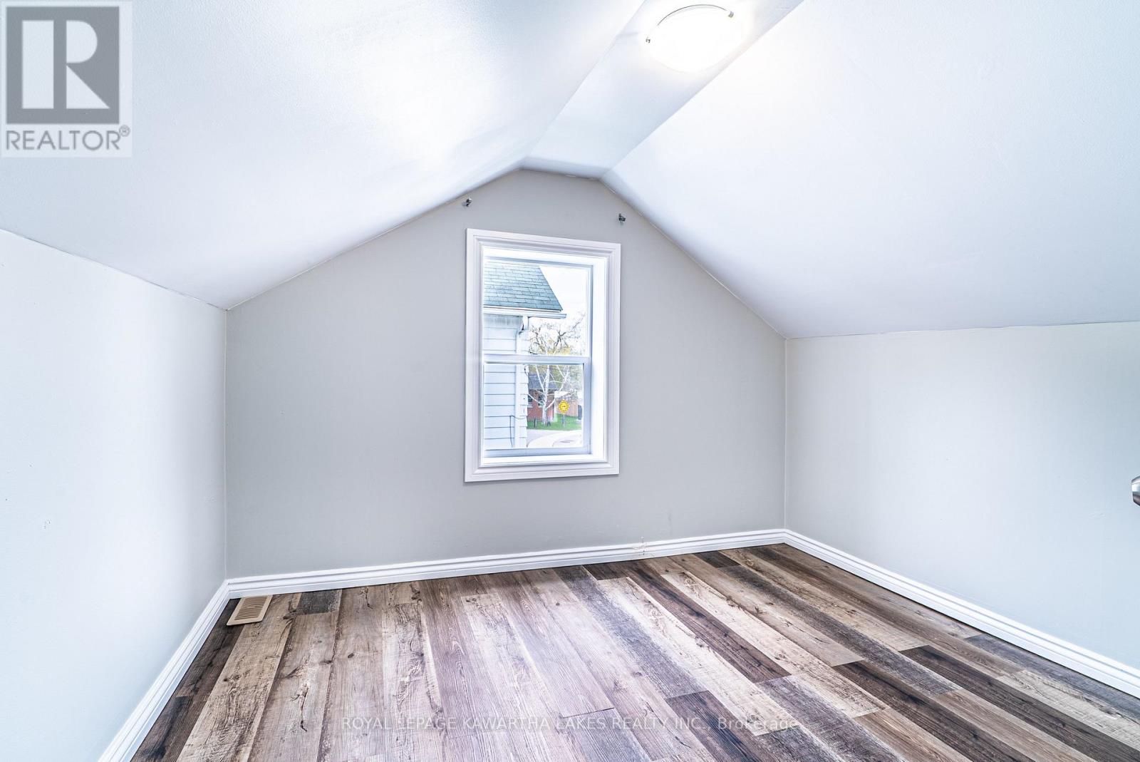 68 Ridout Street, Kawartha Lakes, Ontario  K9V 2B8 - Photo 19 - X12137233
