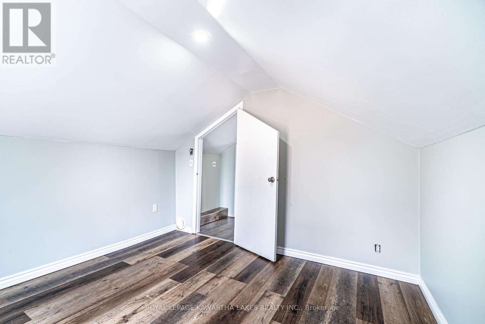 68 Ridout Street, Kawartha Lakes, Ontario  K9V 2B8 - Photo 22 - X12137233