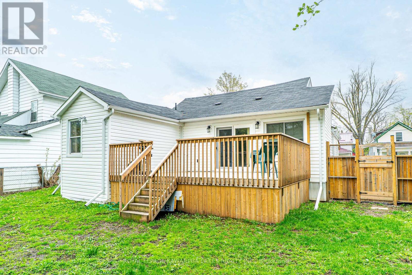 68 Ridout Street, Kawartha Lakes, Ontario  K9V 2B8 - Photo 26 - X12137233