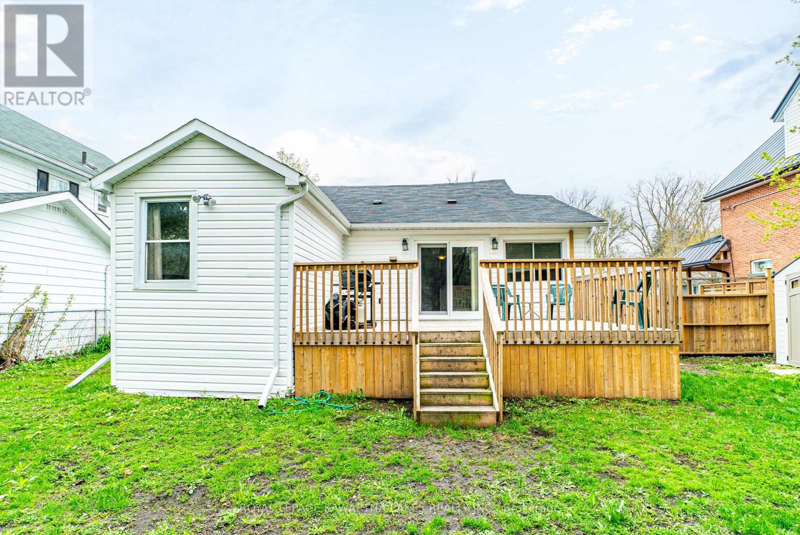 68 Ridout Street, Kawartha Lakes, Ontario  K9V 2B8 - Photo 27 - X12137233