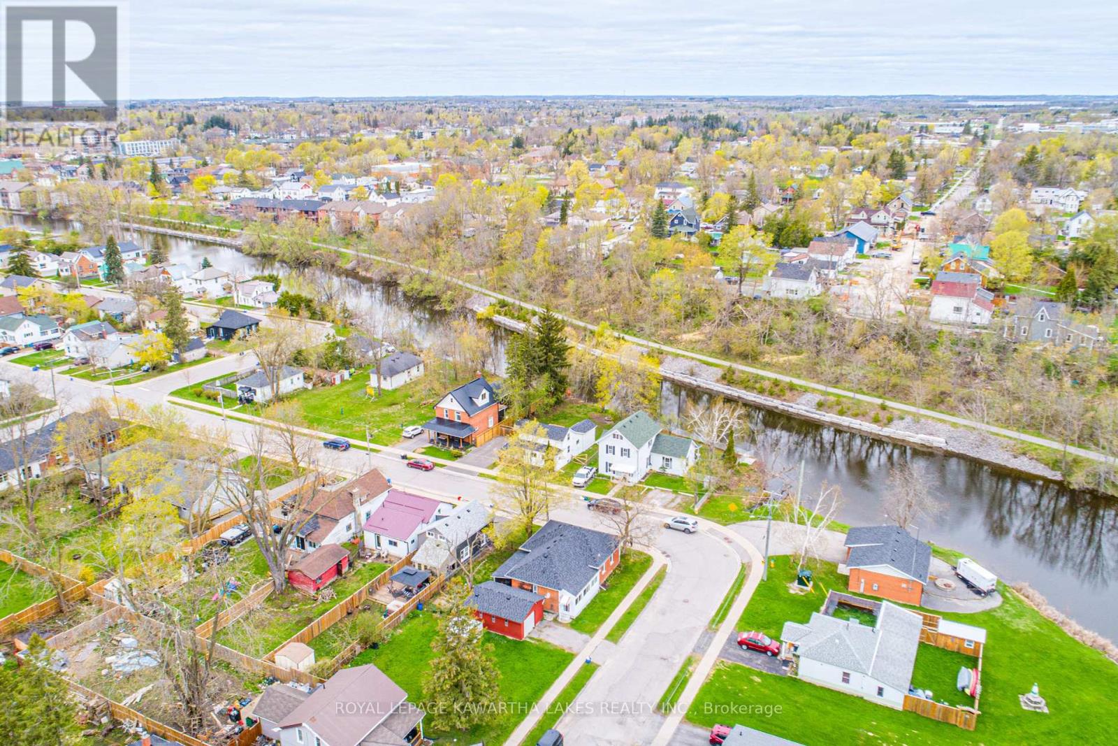 68 Ridout Street, Kawartha Lakes, Ontario  K9V 2B8 - Photo 3 - X12137233