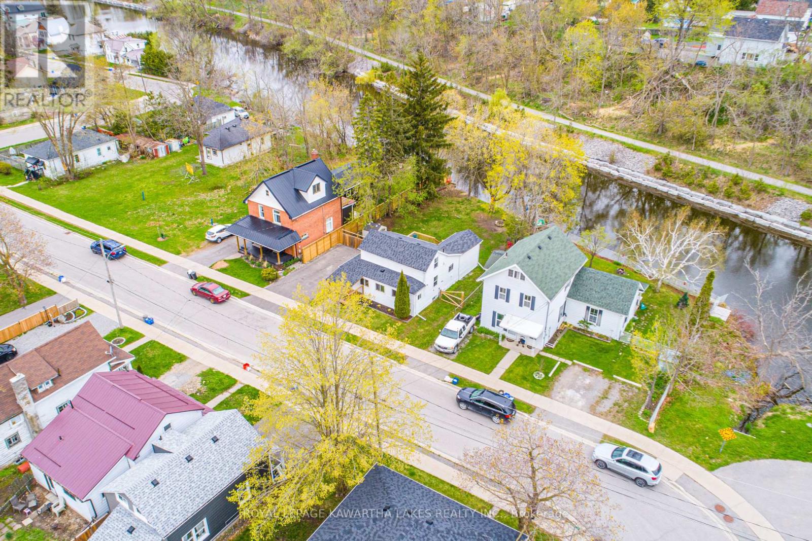 68 Ridout Street, Kawartha Lakes, Ontario  K9V 2B8 - Photo 31 - X12137233