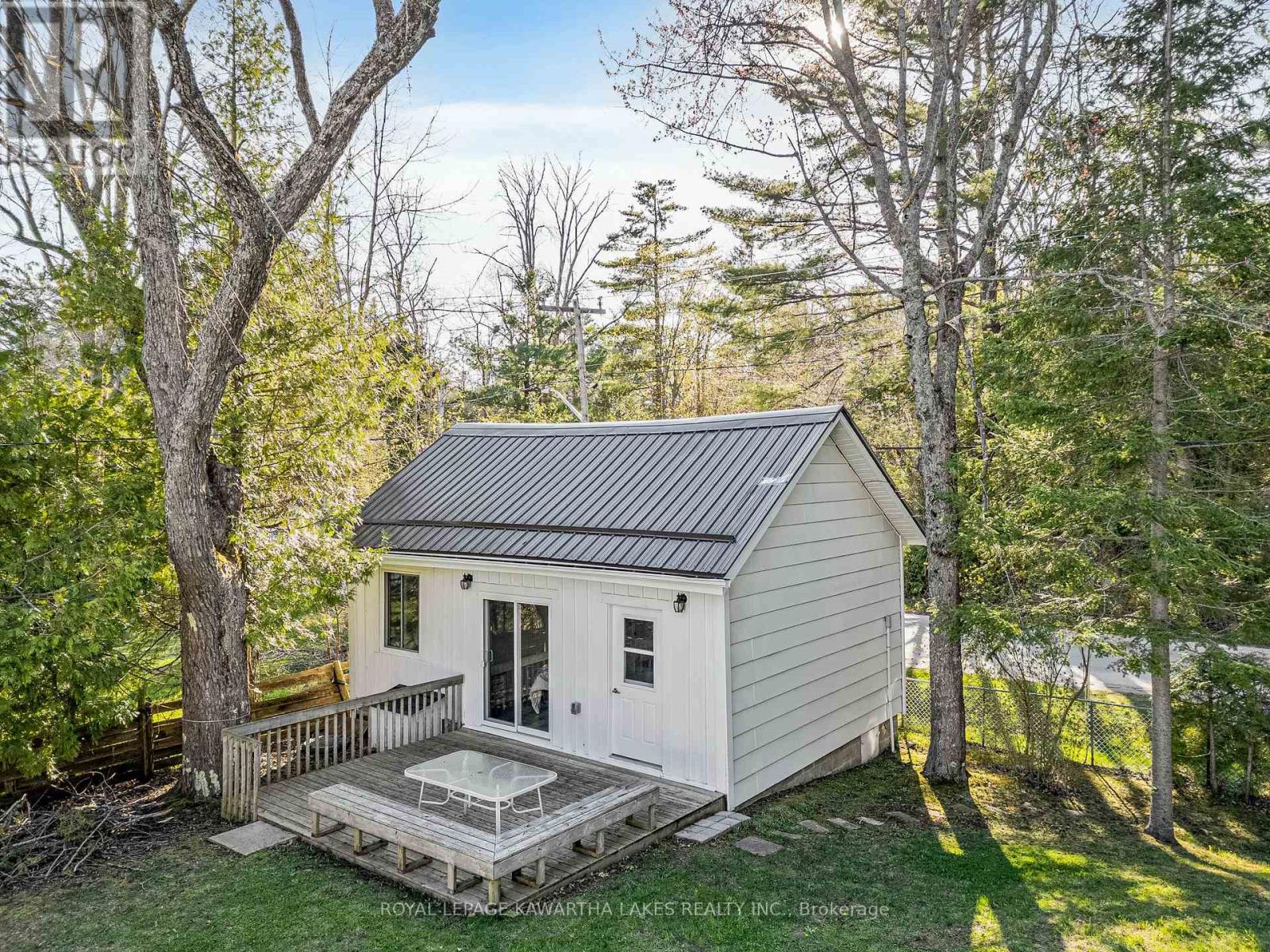404 Balsam Lake Drive, Kawartha Lakes, Ontario  K0M 2B0 - Photo 4 - X12138681