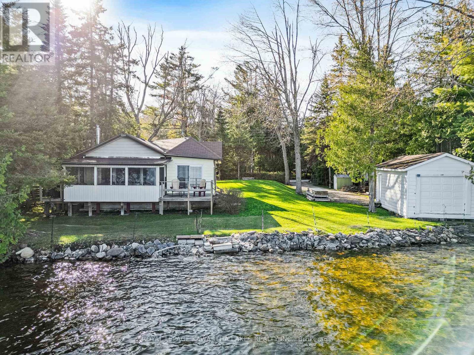 404 Balsam Lake Drive, Kawartha Lakes, Ontario  K0M 2B0 - Photo 6 - X12138681