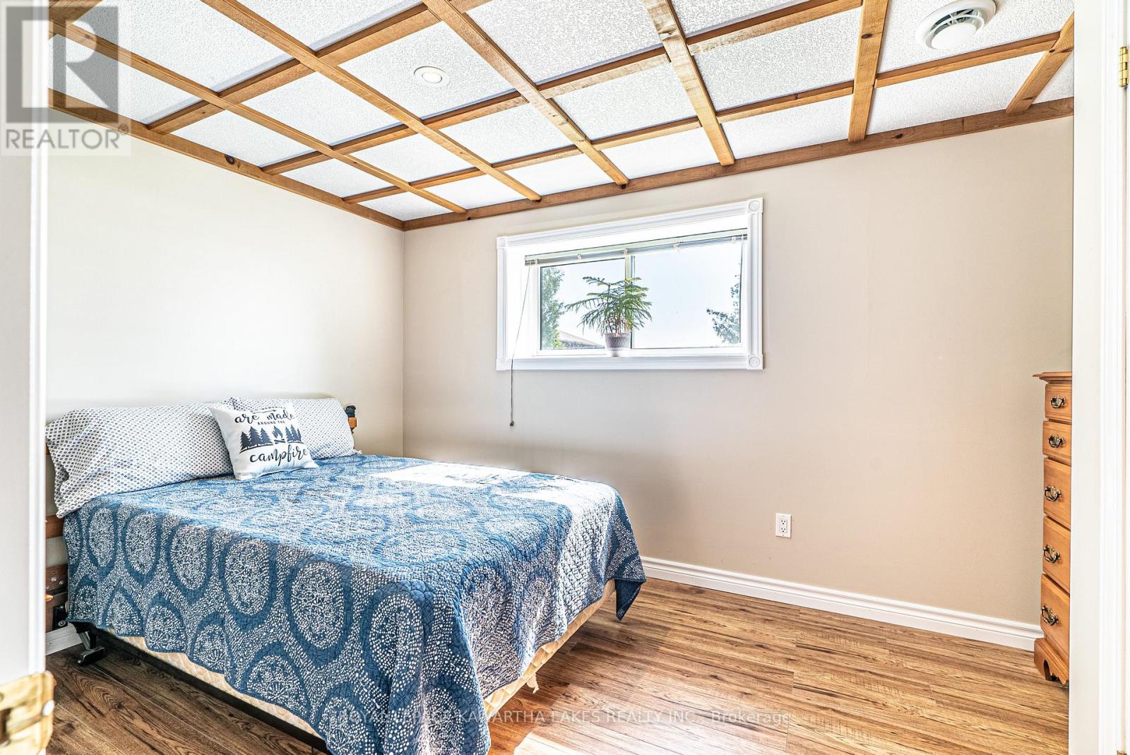 36 Riverside Drive, Kawartha Lakes, Ontario  K9V 4R2 - Photo 27 - X12143777