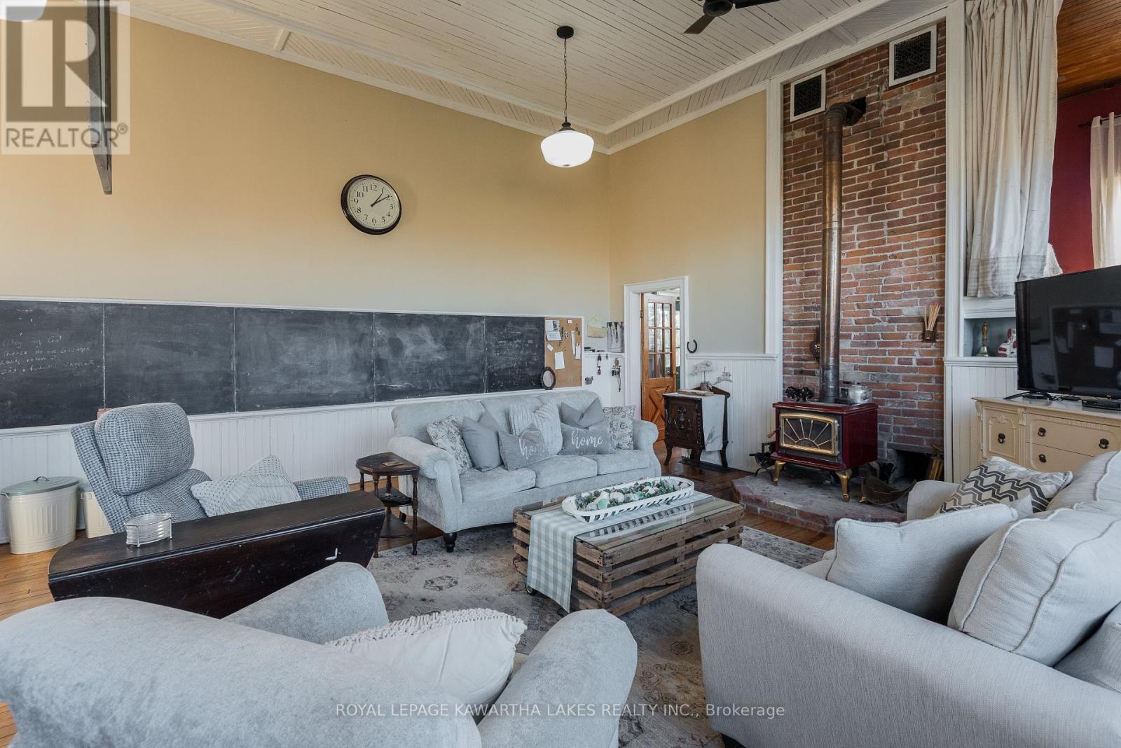 178 Grasshill Road, Kawartha Lakes, Ontario  K0M 2T0 - Photo 9 - X12154957
