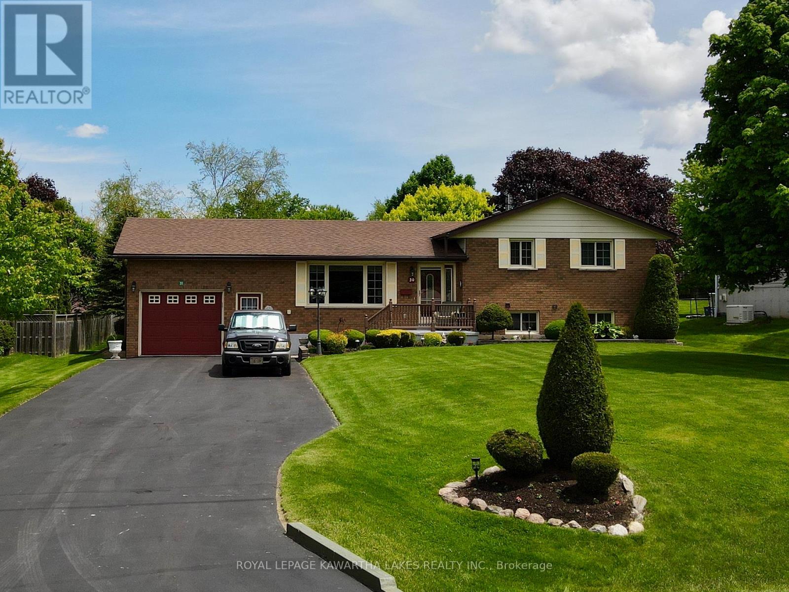 30 Grant Drive, Kawartha Lakes, Ontario  K0M 2M0 - Photo 1 - X12181756