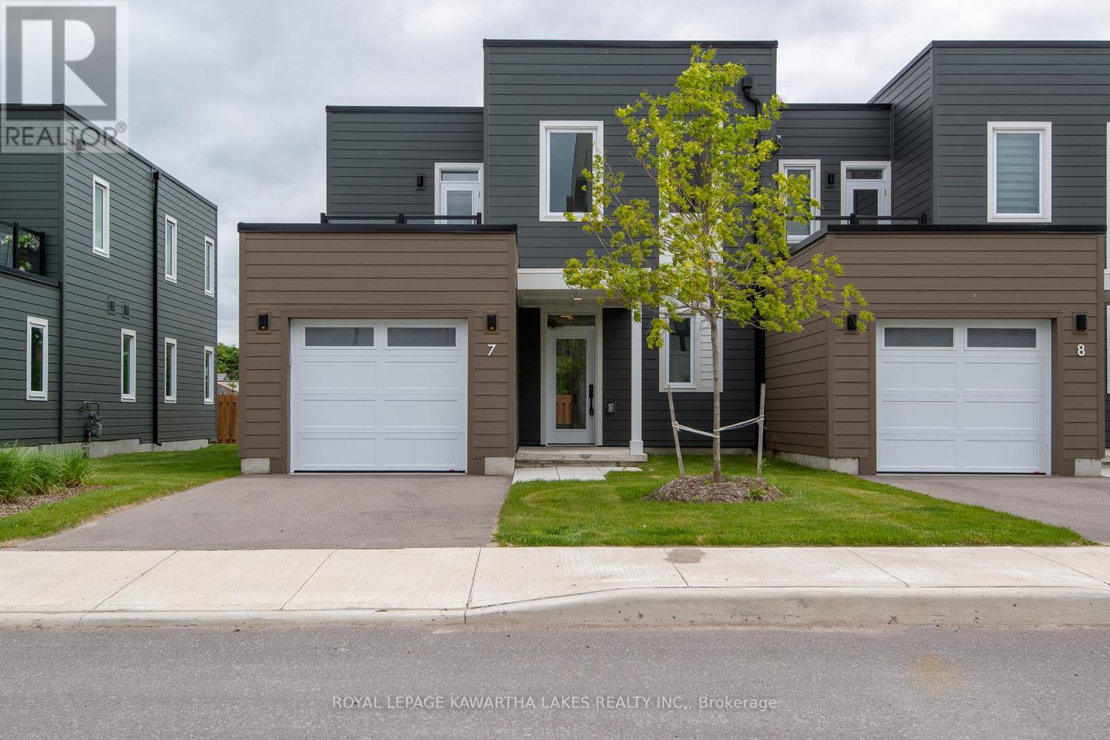 7 - 19 West Street N, Kawartha Lakes, Ontario  K0M 1N0 - Photo 1 - X12188125