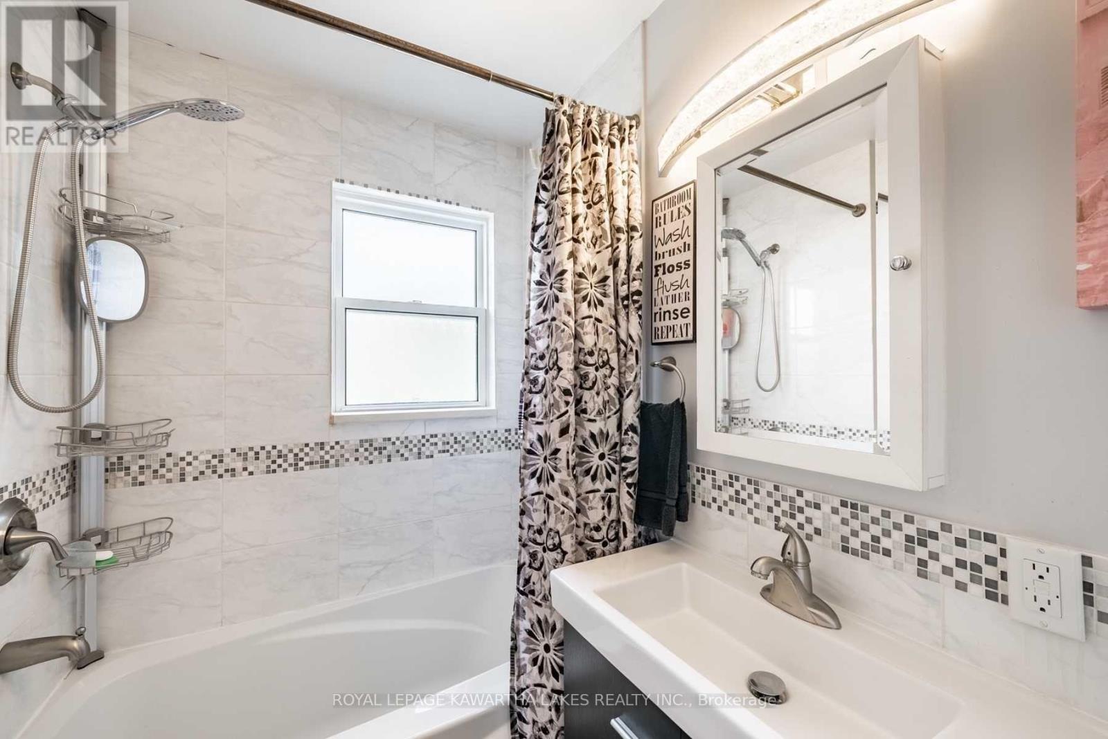 813 County Road 121 Road, Kawartha Lakes, Ontario  K0M 1N0 - Photo 14 - X12189159