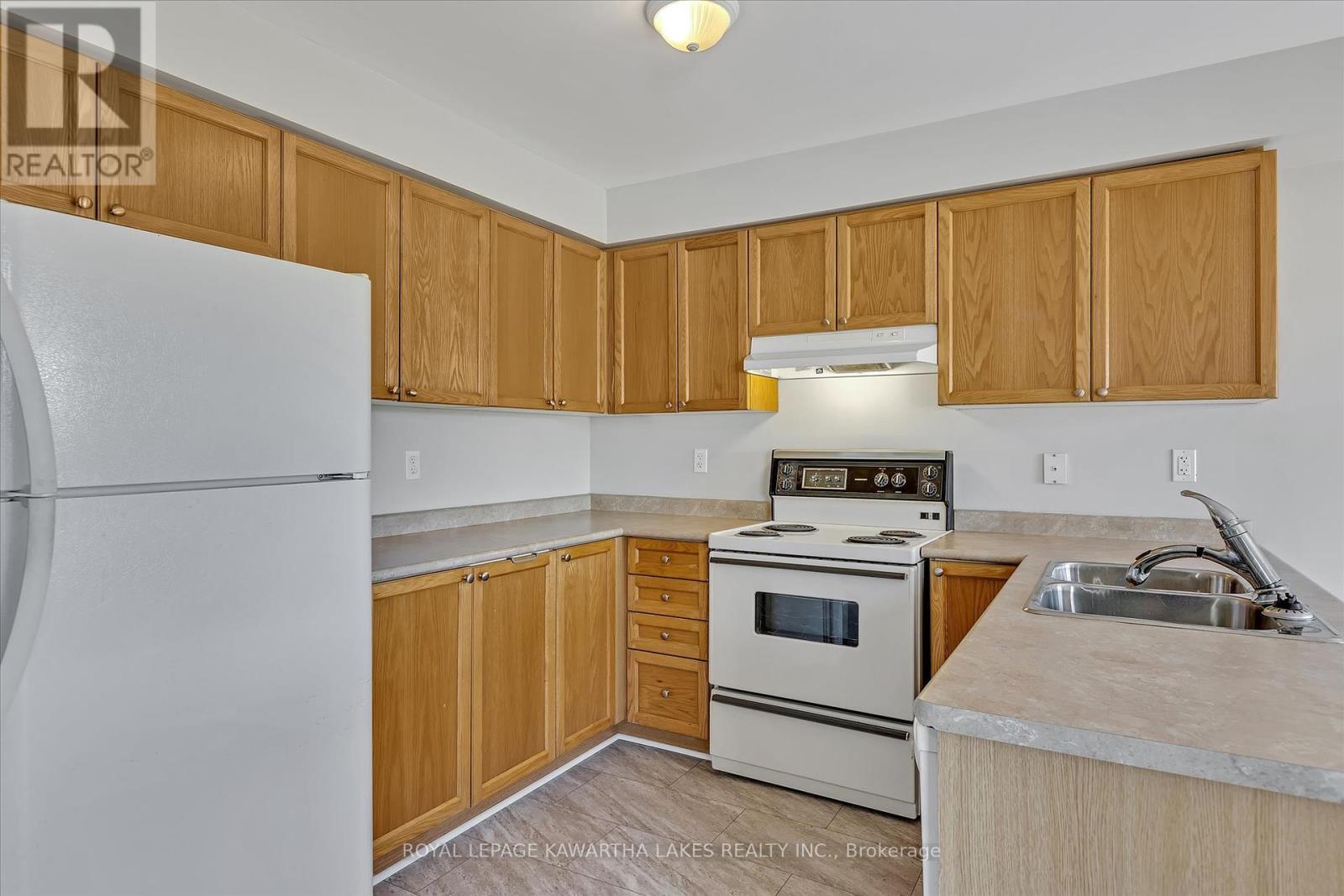 55 Truax Street, Kawartha Lakes, Ontario  K9V 0E3 - Photo 11 - X12189900