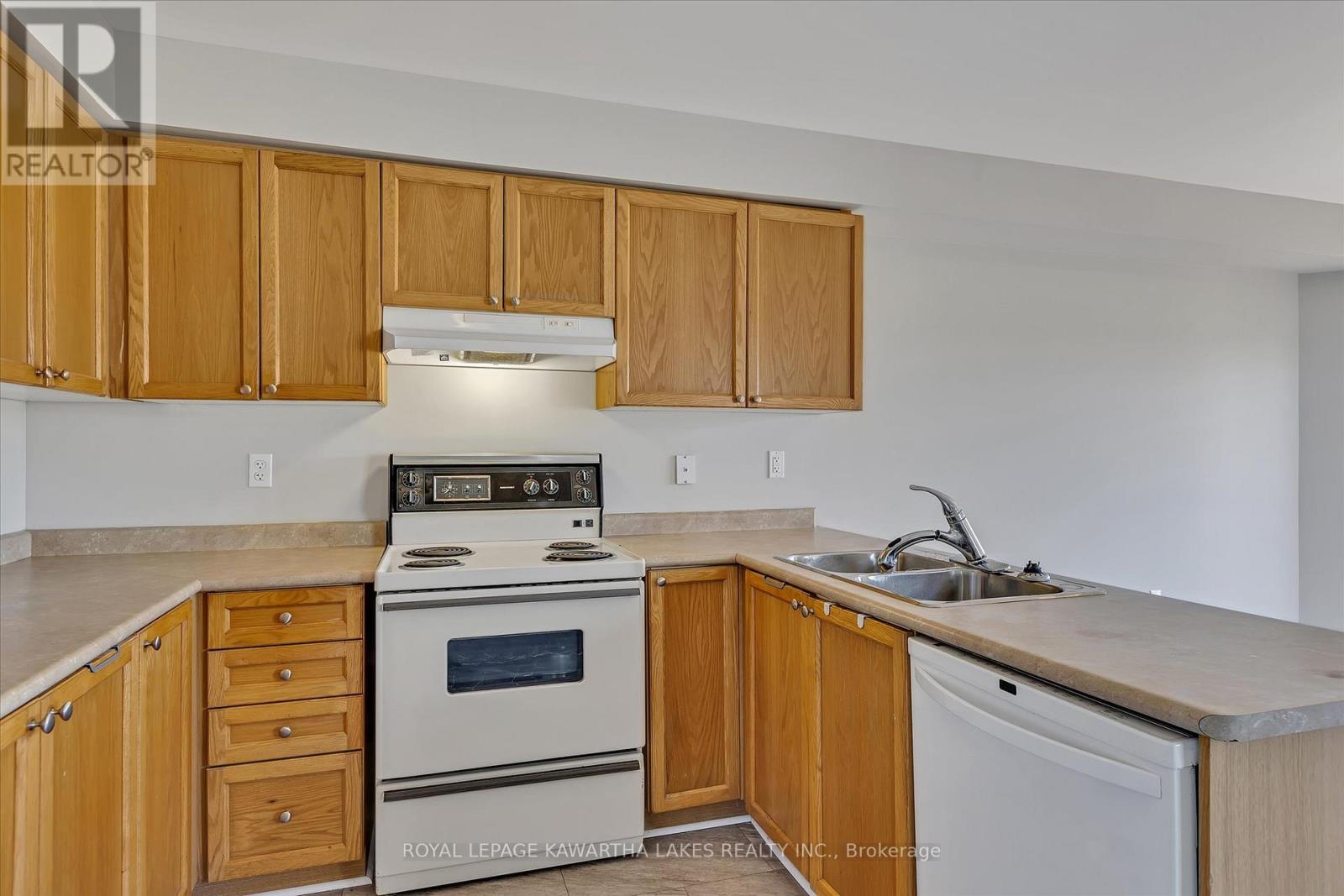 55 Truax Street, Kawartha Lakes, Ontario  K9V 0E3 - Photo 12 - X12189900