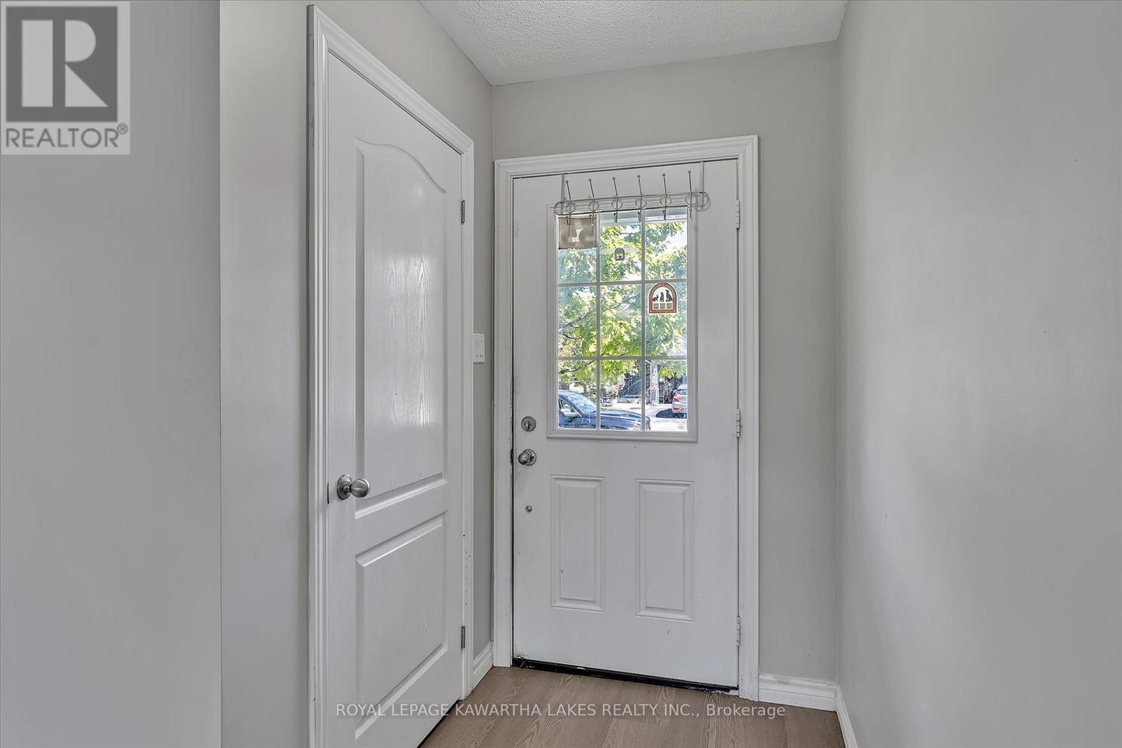 55 Truax Street, Kawartha Lakes, Ontario  K9V 0E3 - Photo 5 - X12189900