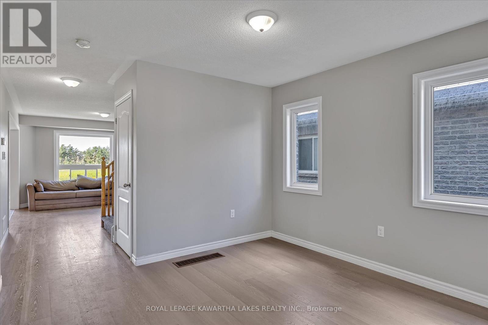 55 Truax Street, Kawartha Lakes, Ontario  K9V 0E3 - Photo 7 - X12189900