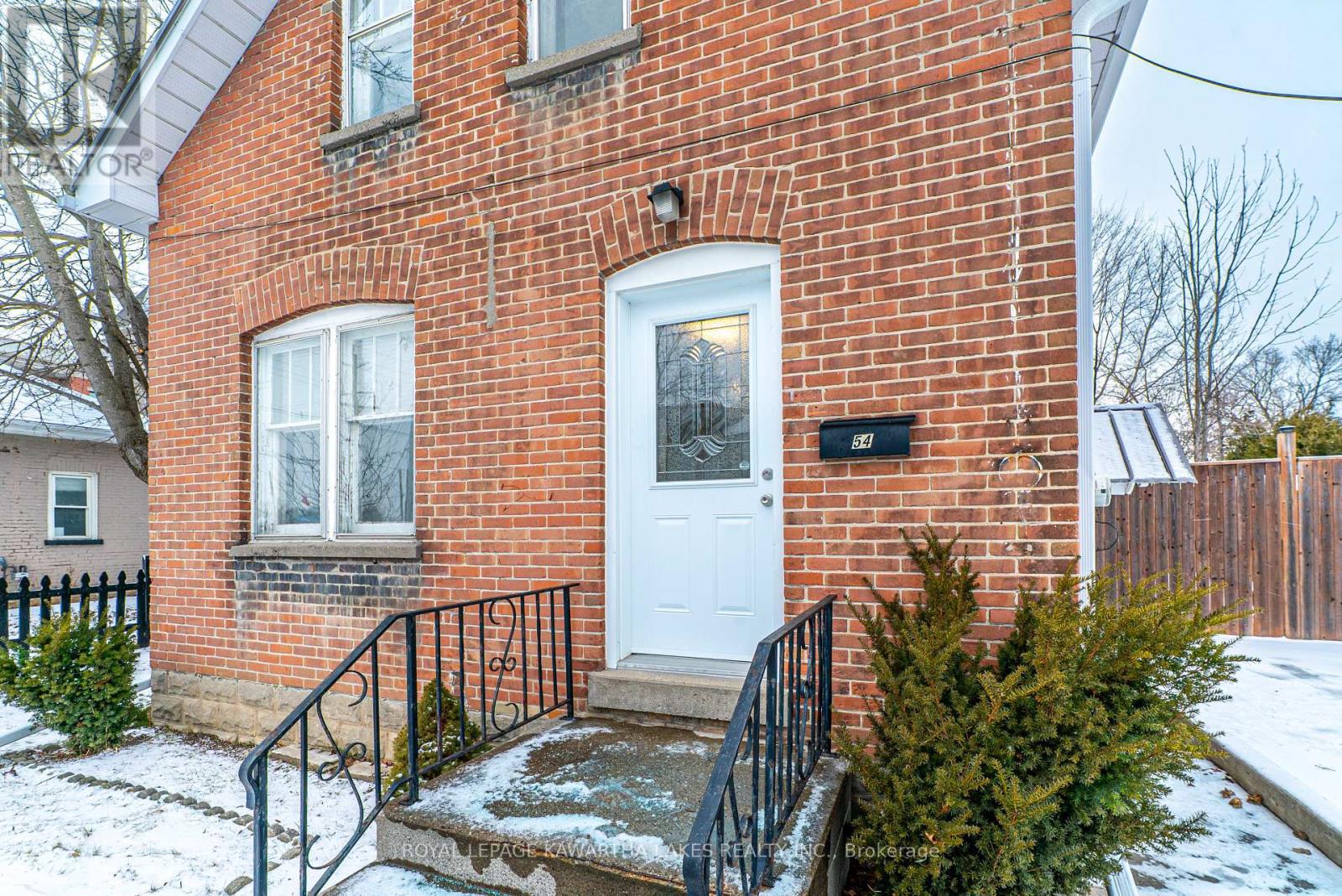 54 Glenelg Street W, Kawartha Lakes, Ontario  K9V 2V2 - Photo 7 - X12691070