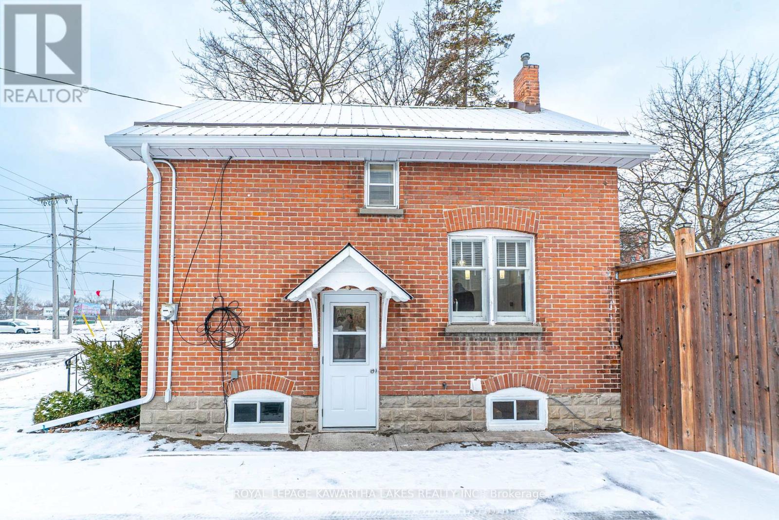 54 Glenelg Street W, Kawartha Lakes, Ontario  K9V 2V2 - Photo 9 - X12691070